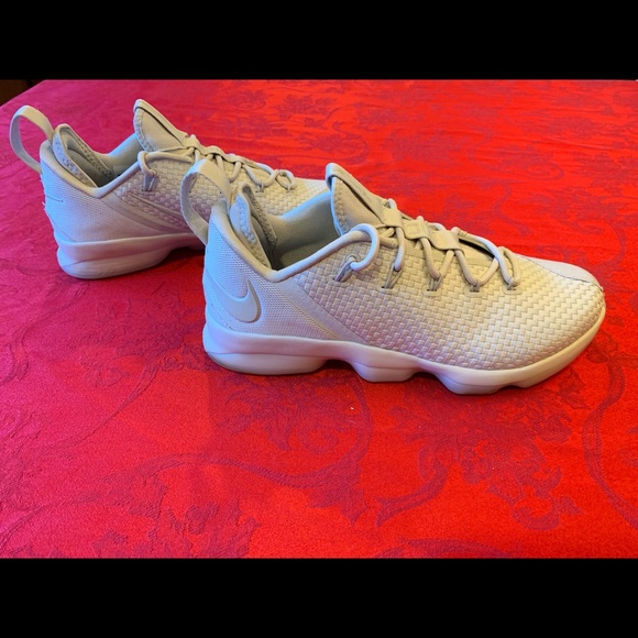 Nike LeBron XIV 14 low light bone 878636–004 shoe - Picture 3 of 8